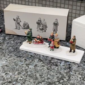 Department 56, Caroling Thru the City, set of 3